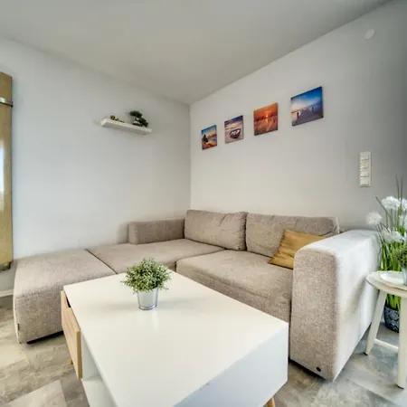 - Haus D, App 0d1007 Lejlighed